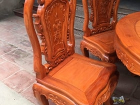 Bàn ăn tròn bộ 6 ghế gỗ hương đá mẫu louis hoa hồng (Cô Tuyết, Ninh Bình) 5 Mẫu ghế mang vẻ đẹp sang trọng