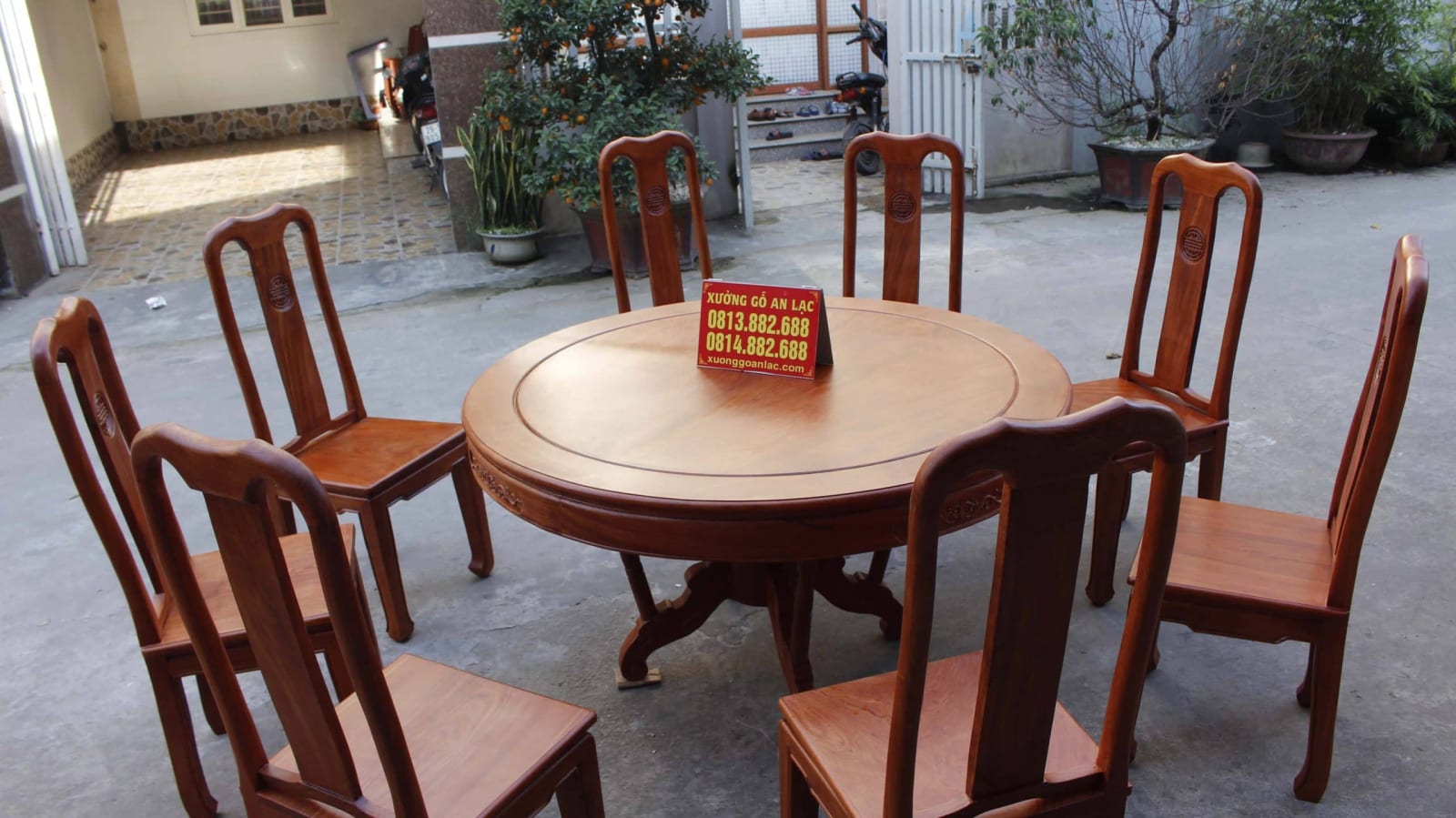 Bộ bàn ăn tròn khuôn tranh hương đá vs 8 ghế chữ thọ cực vip 4 Bộ bàn ghế