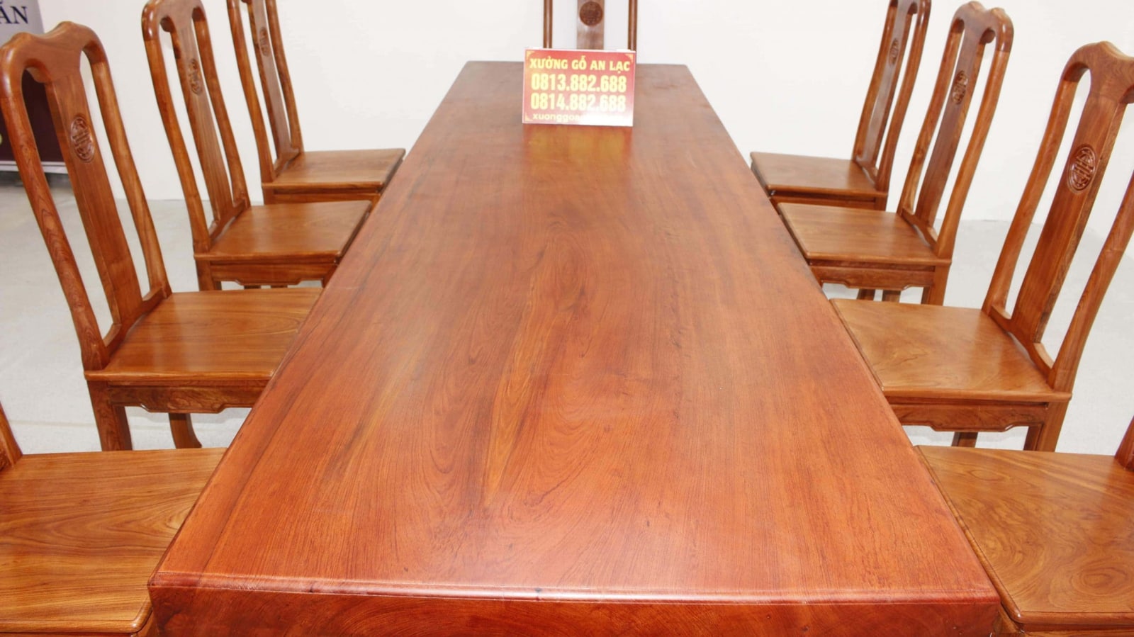 Bàn gỗ nguyên khối hương đá 3m với 10 ghế chữ thọ 3 bàn ăn nguyên khối vip