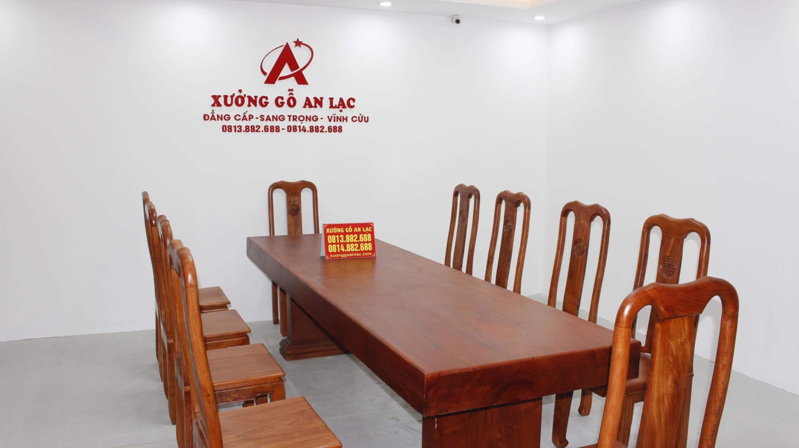 Bàn gỗ nguyên khối hương đá 3m với 10 ghế chữ thọ 24 bàn nguyên khối 290x83x15 vs 10 ghế chữ thọ hương