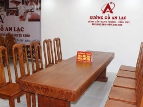 Siêu phẩm bàn ăn nguyên khối 283x79x14cm với 10 ghế triện chữ thọ gỗ hương đá 22 bàn nguyên khối đục trai tim vs ghế chữ thọ gỗ hương đá (1)
