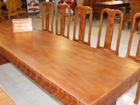 Siêu phẩm bàn ăn nguyên khối 283x79x14cm với 10 ghế triện chữ thọ gỗ hương đá 27 bàn nguyên khối đục trai tim vs ghế chữ thọ gỗ hương đá (1)