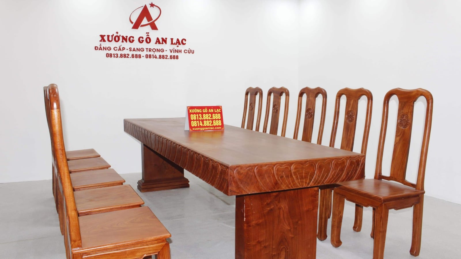 Siêu phẩm bàn ăn nguyên khối 283x79x14cm với 10 ghế triện chữ thọ gỗ hương đá 4 mẫu bàn nguyên khối siêu khủng