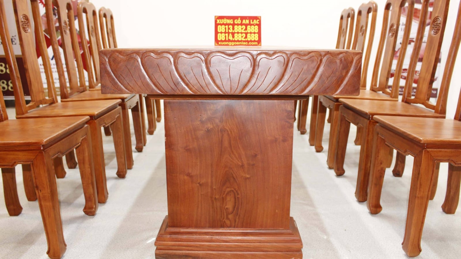 Siêu phẩm bàn ăn nguyên khối 283x79x14cm với 10 ghế triện chữ thọ gỗ hương đá 3 Siêu phẩm bàn ăn nguyên khối 283x79x14cm với 10 ghế triện chữ thọ gỗ hương đá - Ảnh 3