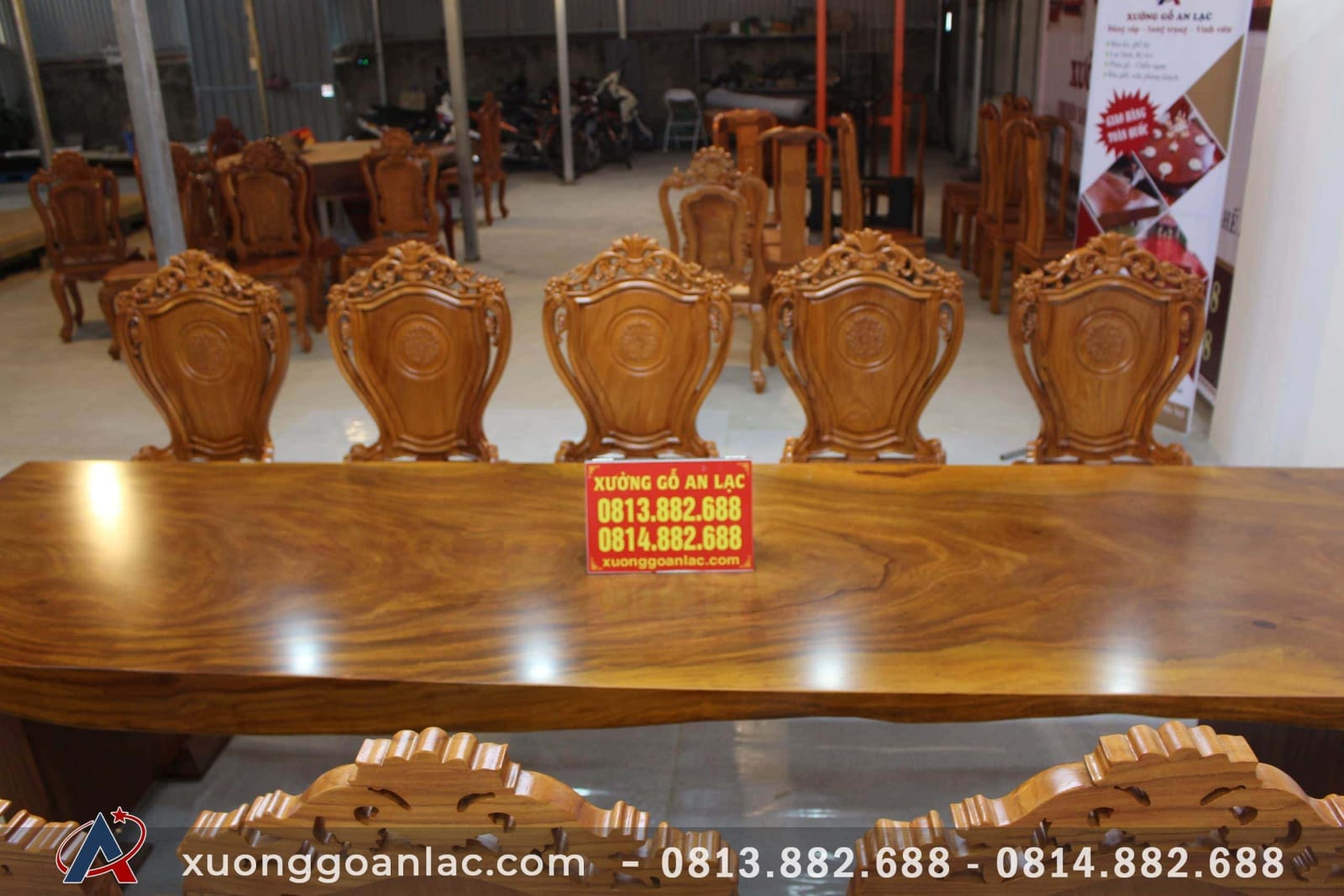 Tại sao sofa gỗ, bàn ghế gỗ nguyên khối ngày càng được ưa chuộng? 15 ban nguyen khoi go cam hong vs ghe louis hoa hong 3 scaled