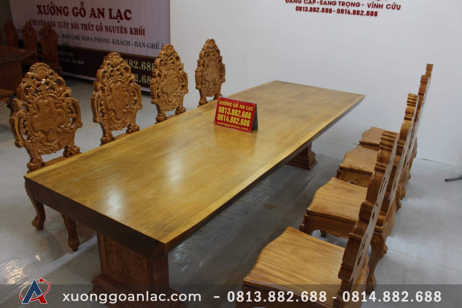 Siêu phẩm bàn ăn nguyên khối 303x103x12cm với 8 ghế hoàng gia vip tựa cong gỗ gõ đỏ 4 bàn ăn 8 ghế
