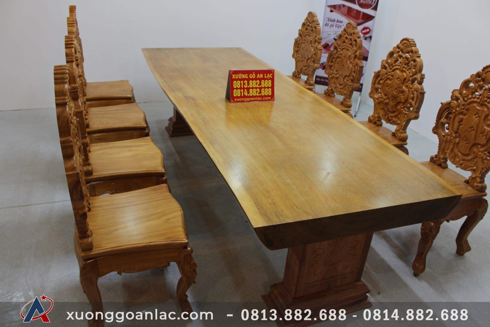 Siêu phẩm bàn ăn nguyên khối 303x103x12cm với 8 ghế hoàng gia vip tựa cong gỗ gõ đỏ 5 bàn ăn 8 ghế