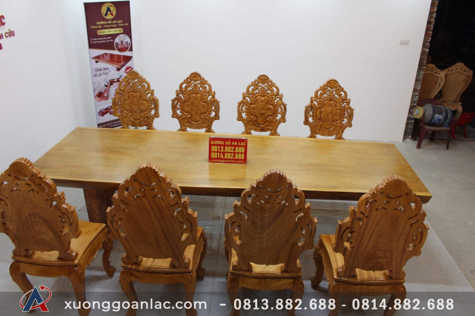 Siêu phẩm bàn ăn nguyên khối 303x103x12cm với 8 ghế hoàng gia vip tựa cong gỗ gõ đỏ 6 bàn phe ghế hoàng gia vip tựa cong