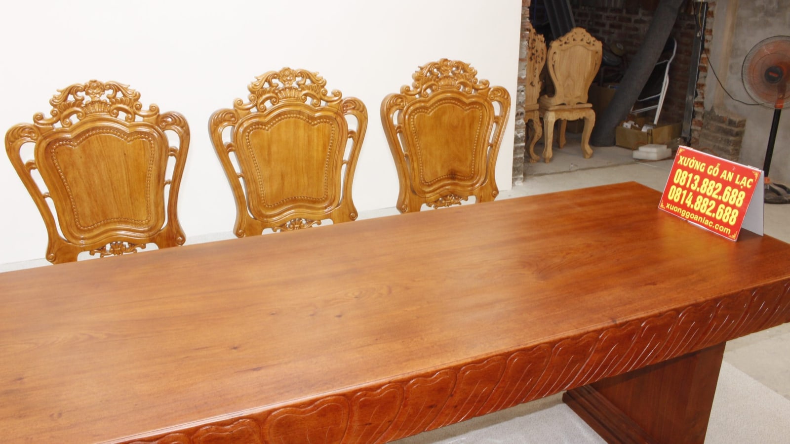 Bộ bàn gỗ nguyên khối hương đá đục sen dẹo 2m42 10 ghế hoa lá tây 5 mẫu bàn chữ nhật mặt trơn
