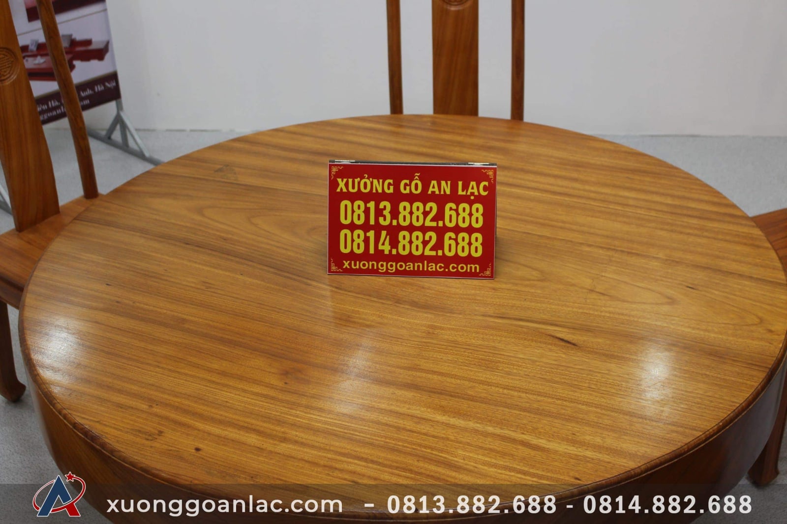 Bộ bàn ăn tròn nguyên khối gỗ gõ đỏ kết hợp 6 ghế triện chữ thọ thủ công 14 mặt bàn gỗ gõ đỏ vân siêu đẹp