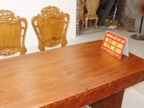 Bộ bàn ăn chữ nhật nguyên khối hương đá đục tim 2m79 với 8 ghế louis hoa lá tây 22 bàn ăn gỗ hương hàng nguyên khối