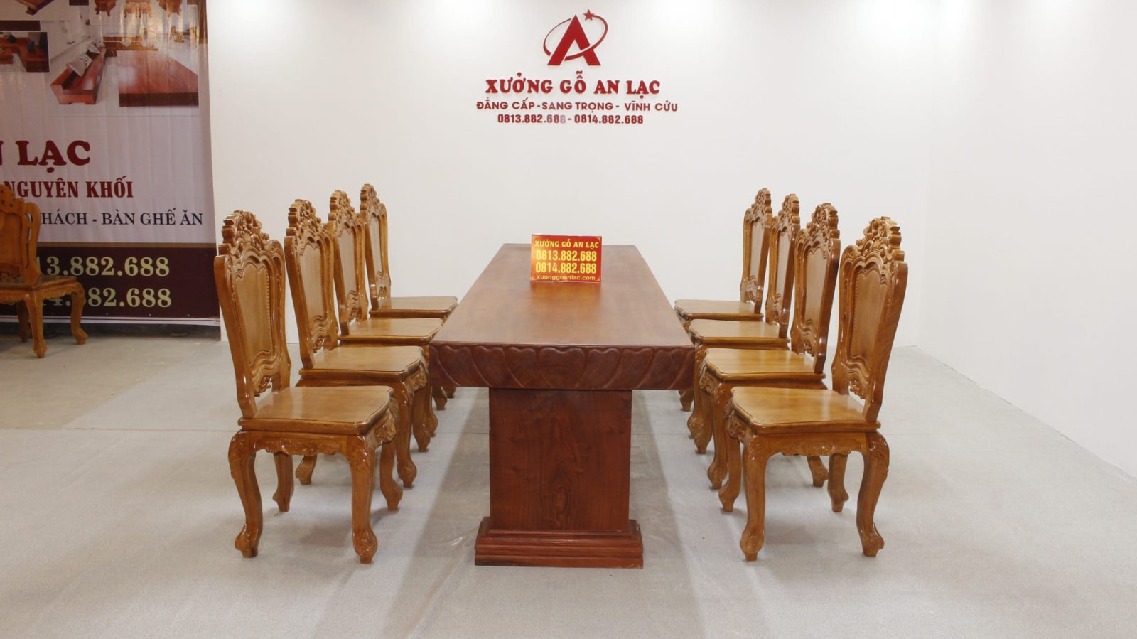 Bộ bàn ăn chữ nhật nguyên khối hương đá đục tim 2m79 với 8 ghế louis hoa lá tây 28 bộ hoa lá tây siêu vip 8 ghế