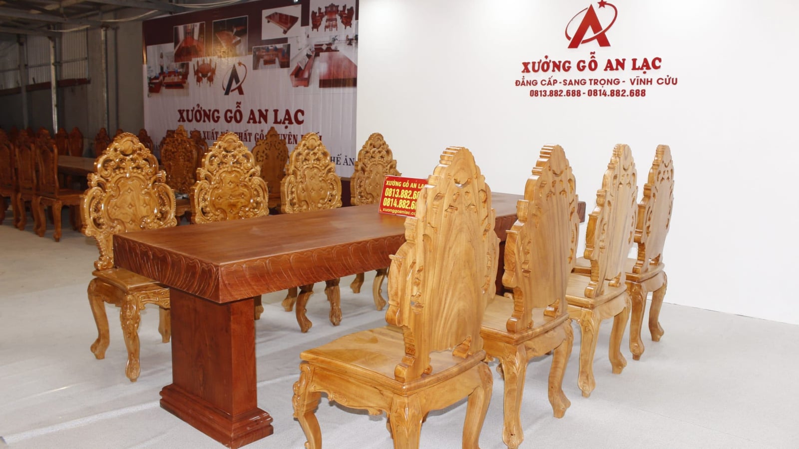 Bộ bàn nguyên khối 8 ghế hoàng gia vip đục tựa cong gỗ hương đá siêu vân cực đỉnh 5 bàn ăn 8 ghế