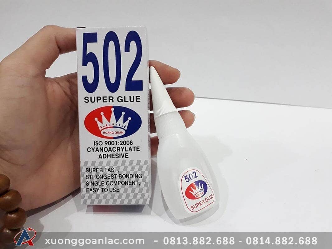 Vì sao gỗ tự nhiên thường bị nứt nẻ, cong vênh và cách khắc phục là gì? 2 cach tay keo 502 1