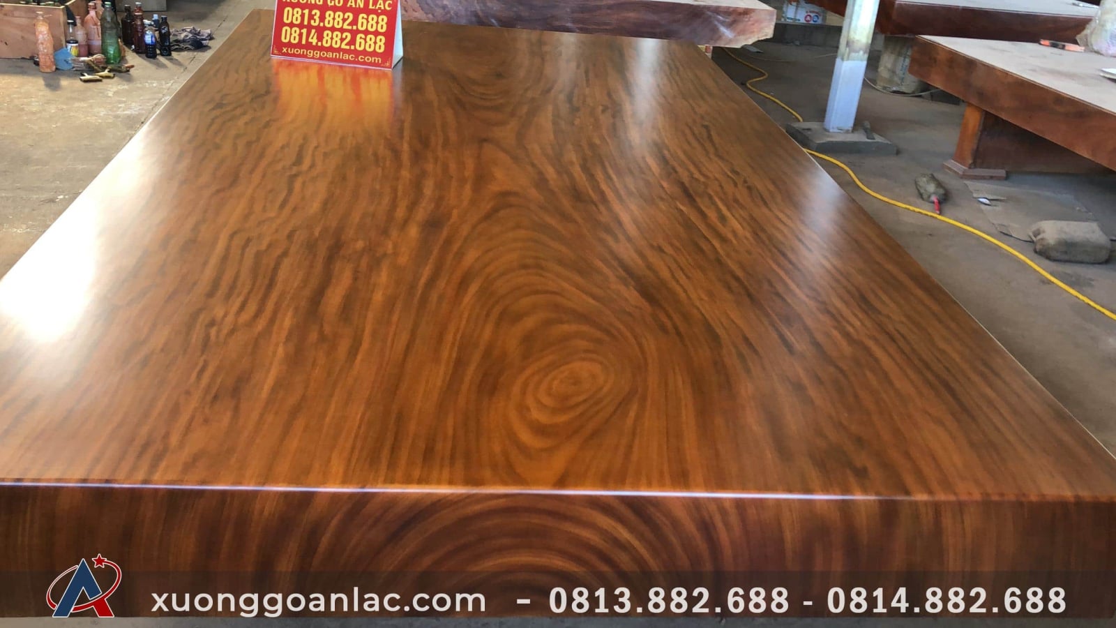 Ưu nhược điểm của chất liệu gỗ tự nhiên 2 Vân tròn ở đầu bộ chiếu - đặc trưng cho sản phẩm nguyên khối gỗ cẩm hồng