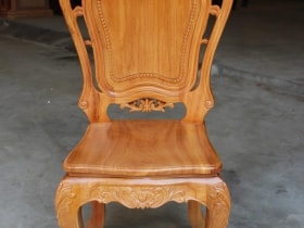 Bộ bàn ăn bầu dục khuôn tranh 1m93 gỗ hương đá với 6 ghế hoa lá tây 23 ghế ăn hoa lá tây