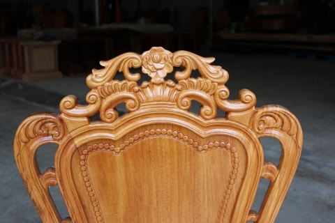Bộ bàn ăn nguyên khối gỗ gõ đỏ 301x90x15cm 12 ghế louis (Chị Ngân, Hà Nội) 11 mẫu ghế louis hoàng gia