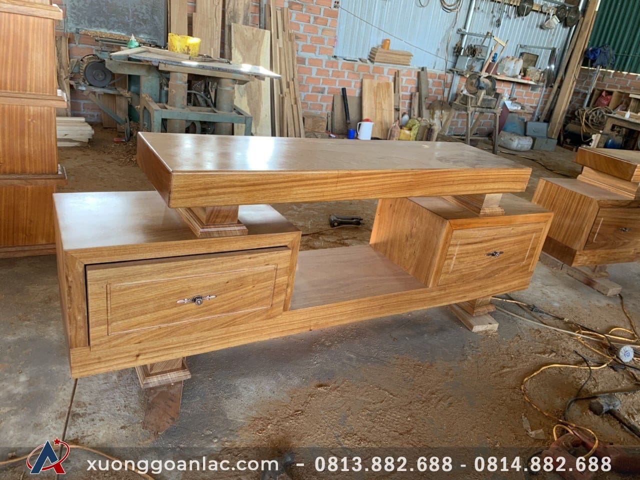 Kệ tivi nguyên khối gỗ gõ đỏ 198x70x45 dày 10cm (Bác Mừng, Hà Nam) 1 Kệ tivi nguyên khối gỗ gõ đỏ 198x70x45 dày 10cm (Bác Mừng, Hà Nam)