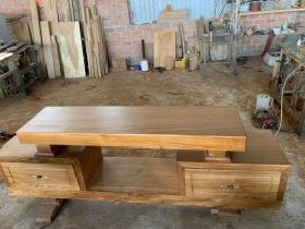 Kệ tivi nguyên khối gỗ gõ đỏ 198x70x45 dày 10cm (Bác Mừng, Hà Nam) 5 ke tivi nguyen khoi go do 2