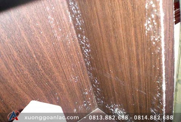 Gỗ tự nhiên với những lỗi thường gặp trong quá trình sử dụng 2 tu bep bi am moc