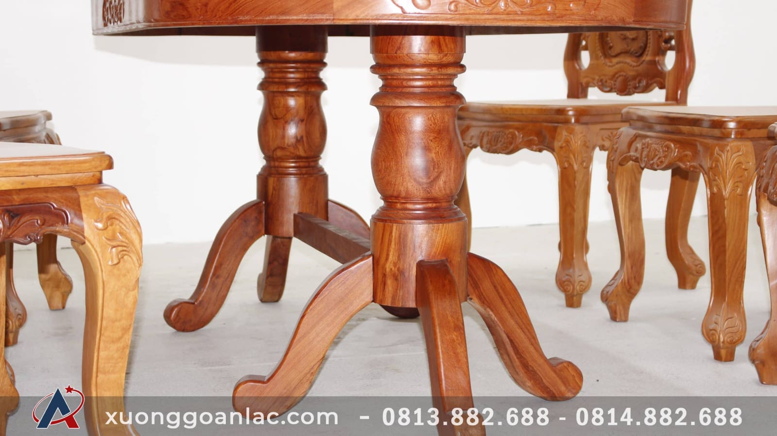 Bộ bàn ăn bầu dục 6 ghế hồng hạc đục tay gỗ hương đá (Anh Tấn, Điện Biên) 10 hệ chân bàn trụ chắc chắn