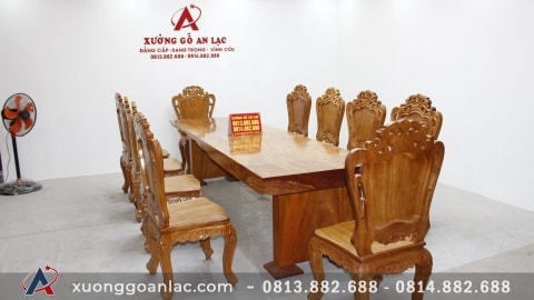 Bàn nguyên khối gỗ nu gõ vs 10 ghế louis hoa lá tây (1)