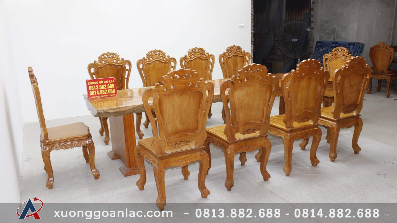 Bàn nguyên khối gỗ nu gõ 3m05 với 10 ghế hoa lá tây đục tay cực vip 8 Bàn nguyên khối gỗ nu gõ 3m05 với 10 ghế hoa lá tây đục tay cực vip - Ảnh 8