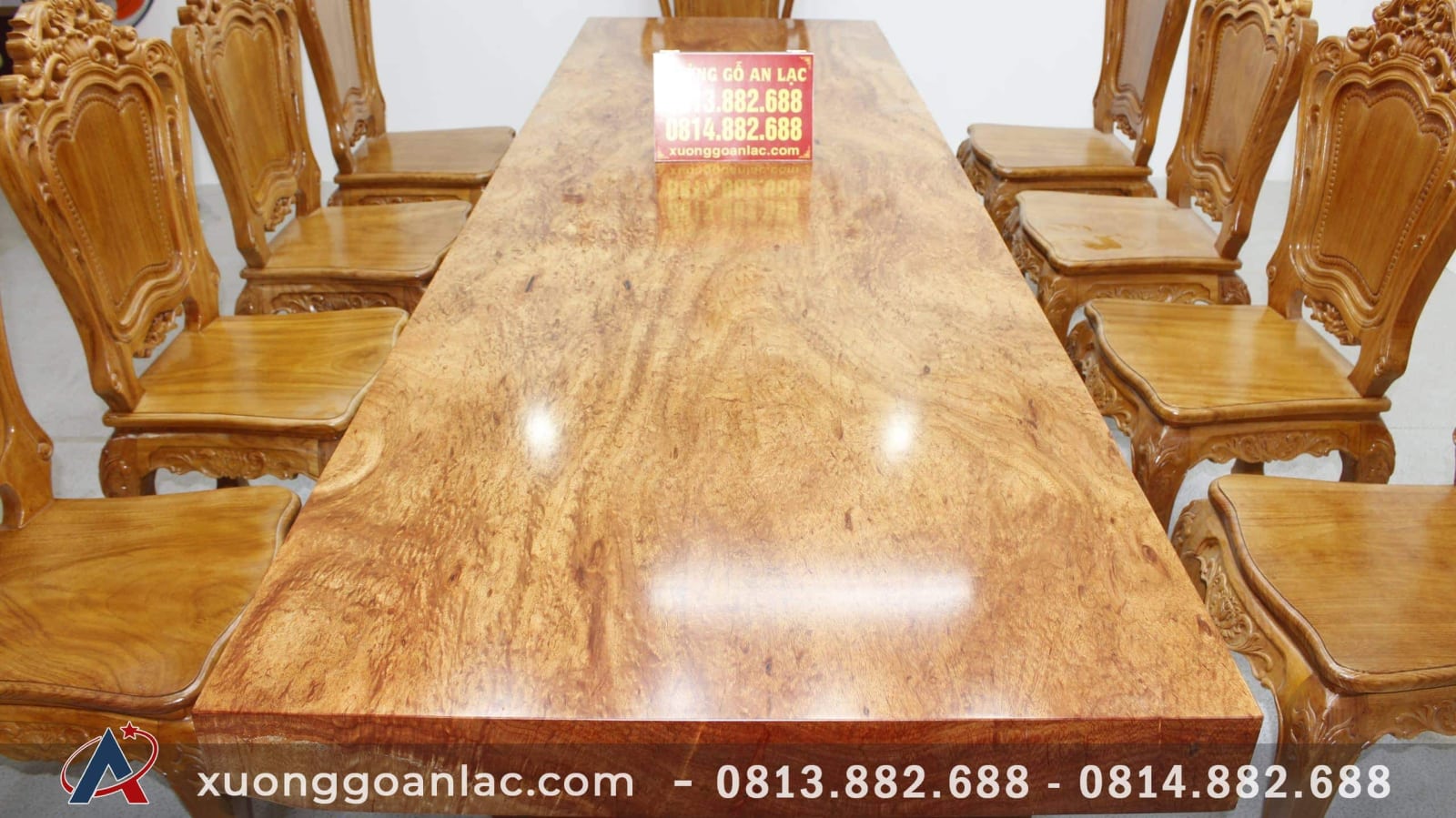 Bàn nguyên khối gỗ nu gõ 3m05 với 10 ghế hoa lá tây đục tay cực vip 23 Bàn nguyên khối gỗ nu gõ vs 10 ghế louis hoa lá tây