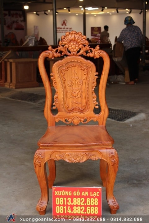 Bộ bàn ăn tròn nguyên khối 8 ghế louis hoa hồng gỗ gõ đục tay siêu vip 19 ghế louis hoa hồng