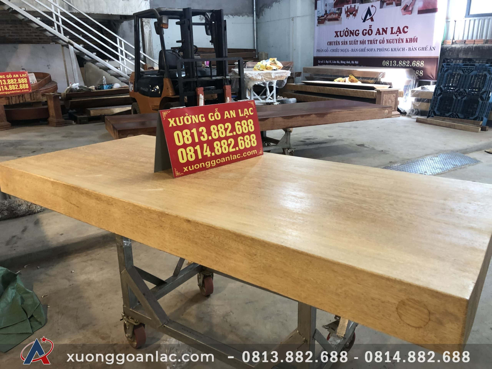 Bàn ăn nguyên khối gõ đỏ 219x96x16cm anh Hoàn ở Bỉm Sơn - Thanh Hóa 7 mặt bàn nguyên khối