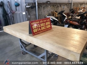Bàn ăn nguyên khối gõ đỏ 219x96x16cm anh Hoàn ở Bỉm Sơn - Thanh Hóa 11 mặt bàn siêu vân gõ đỏ đẹp