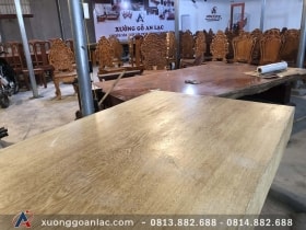 Bàn ăn nguyên khối gõ đỏ 219x96x16cm anh Hoàn ở Bỉm Sơn - Thanh Hóa 9 mặt bàn gỗ gõ cao cấp