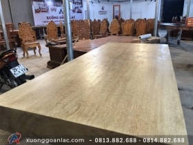 Bàn ăn nguyên khối gõ đỏ 219x96x16cm anh Hoàn ở Bỉm Sơn - Thanh Hóa 8 toàn bộ ảnh mặt trên
