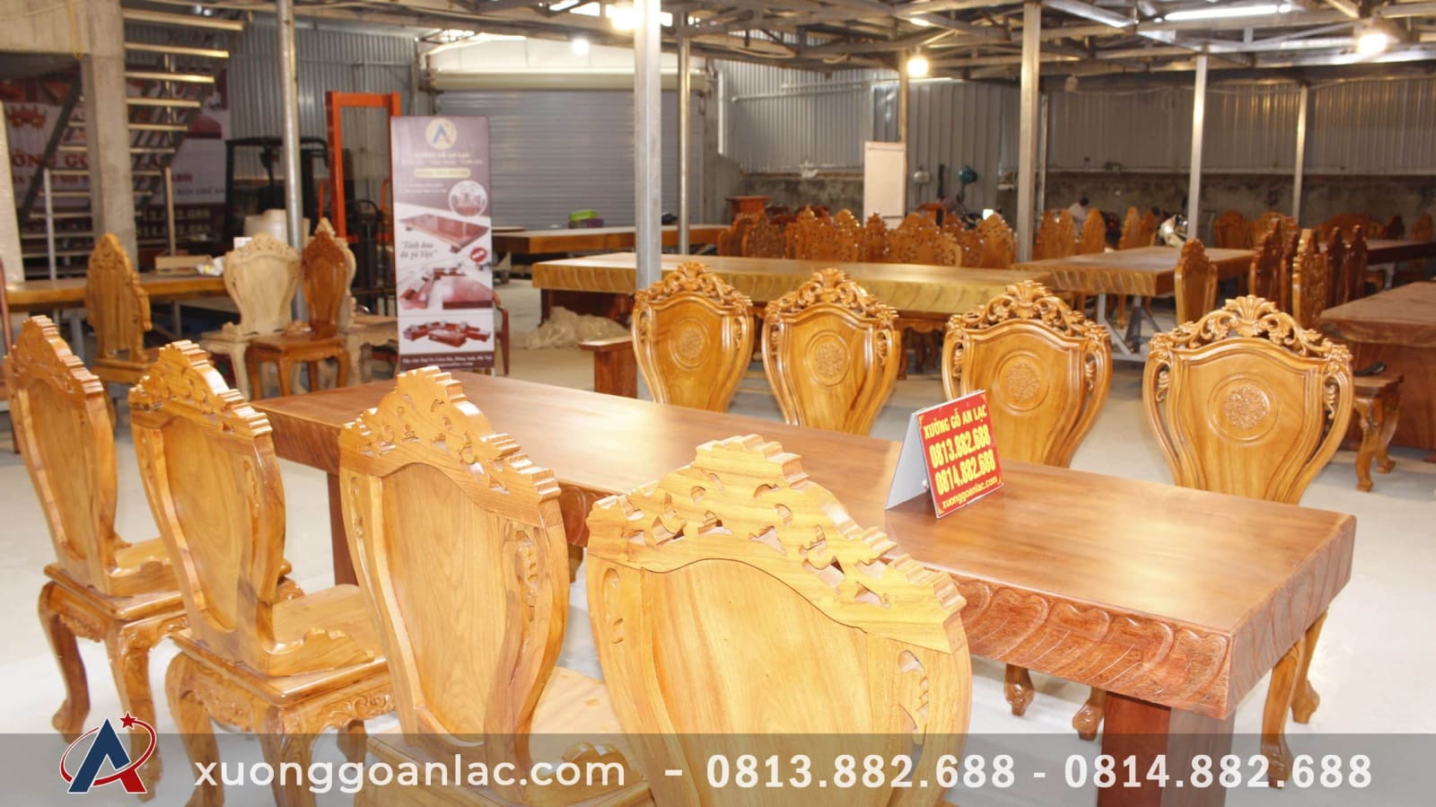 Bàn ăn nguyên khối đục tim 2m84 với 8 ghế Louis hoa lá tây có tay (Anh Tuấn, Đồng Nai) 6 Bàn ăn nguyên khối đục tim 2m84 với 8 ghế Louis hoa lá tây có tay (Anh Tuấn, Đồng Nai) - Ảnh 6