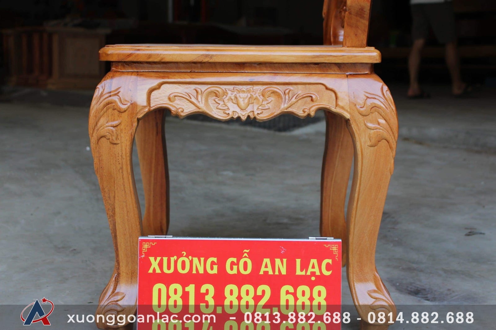 Bộ bàn ăn chữ nhật nguyên khối hương đá đục tim 2m79 với 8 ghế louis hoa lá tây 40 ghế louis mặt liền