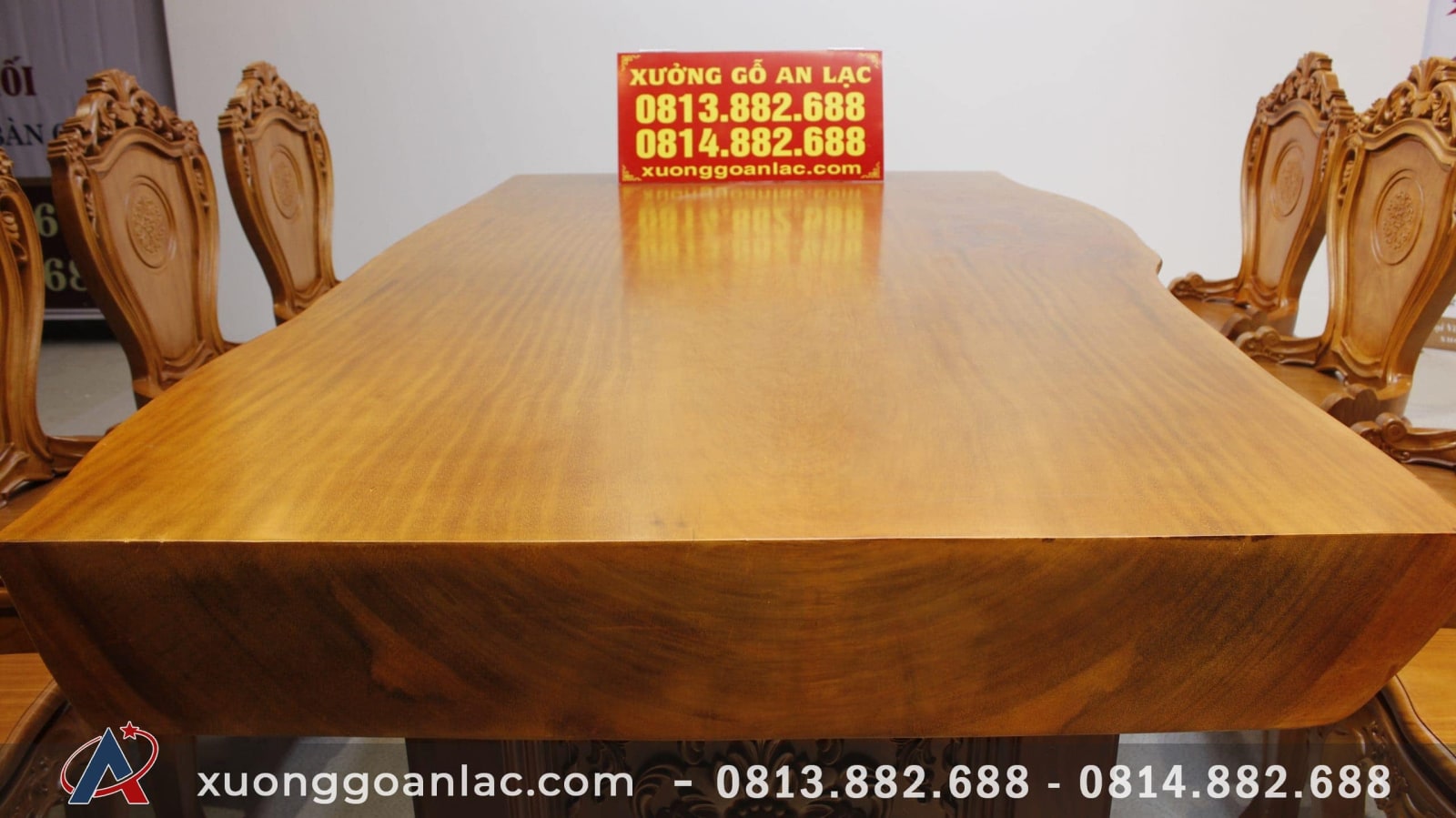 Bộ bàn ăn nguyên khối gỗ cẩm hồng 8 ghế louis có tay gỗ gõ đỏ (Anh Khoa, Trà Vinh) 20 mặt bàn nguyên khối cẩm hồng