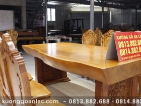 Bộ bàn ăn nguyên khối gỗ cẩm hồng 8 ghế louis có tay gỗ gõ đỏ (Anh Khoa, Trà Vinh) 36 cận cảnh phe cạnh tự nhiên bàn cẩm hồng nguyên tấm