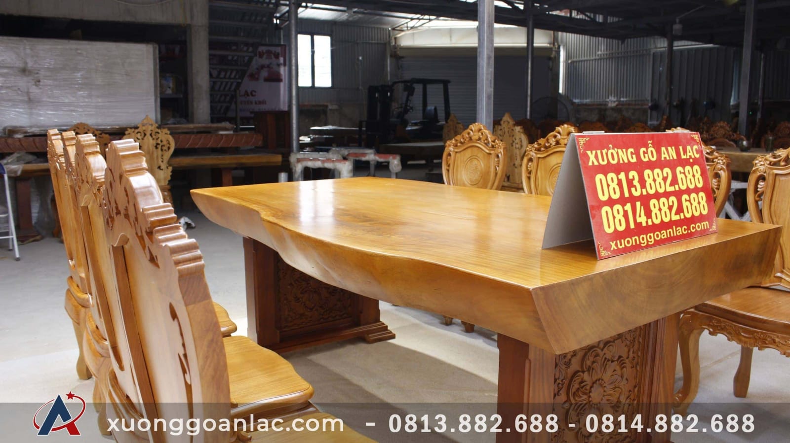 Bộ bàn ăn nguyên khối gỗ cẩm hồng 8 ghế louis có tay gỗ gõ đỏ (Anh Khoa, Trà Vinh) 15 cận cảnh phe cạnh tự nhiên bàn cẩm hồng nguyên tấm