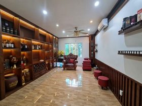 Bộ bàn ghế ăn nguyên khối gỗ gõ đỏ 8 ghế louis (Anh Tuấn, Lương Sơn - Hòa Bình) 30 Căn phòng khi chưa kê bộ bàn ăn