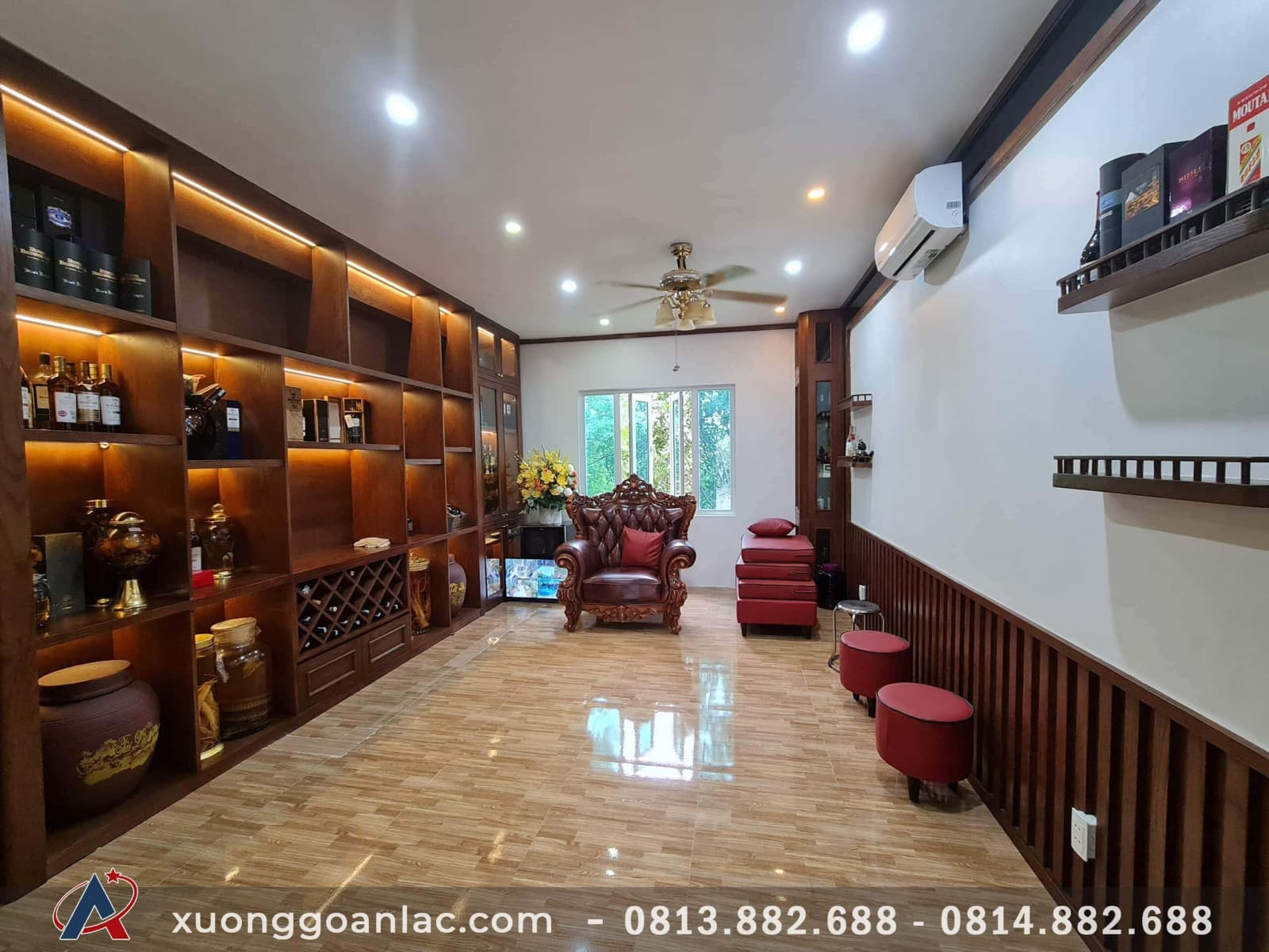 Bộ bàn ghế ăn nguyên khối gỗ gõ đỏ 8 ghế louis (Anh Tuấn, Lương Sơn - Hòa Bình) 6 Căn phòng khi chưa kê bộ bàn ăn
