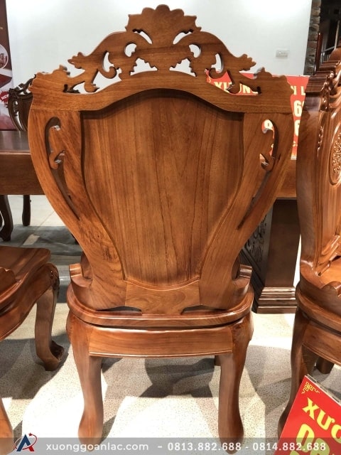 Bộ bàn ghế ăn nguyên khối gỗ gõ đỏ 8 ghế louis (Anh Tuấn, Lương Sơn - Hòa Bình) 65 phía sau ghế louis