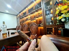 Bộ bàn ghế ăn nguyên khối gỗ gõ đỏ 8 ghế louis (Anh Tuấn, Lương Sơn - Hòa Bình) 29 Hưởng thụ thành quả khi tin tưởng xưởng