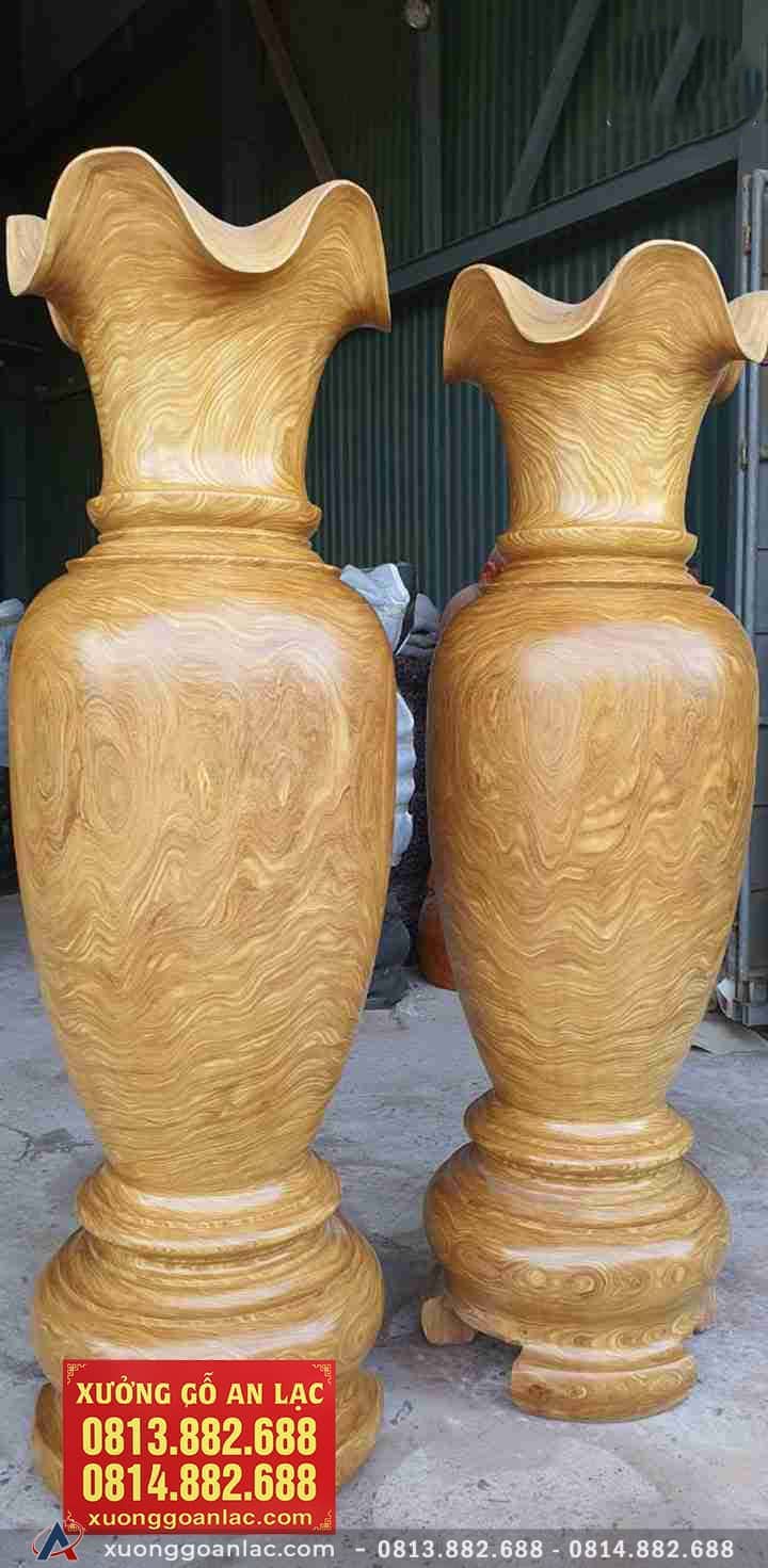 Lục Bình gỗ cẩm vàng 2m20 đường kính 68cm (anh Minh - Hà Nội) 12 heo phong thủy, trong mỗi ngôi nhà hiện đại việc đặt những mẫu lục bình có tác dụng giảm khí dương tăng khí âm, cân bằng phong thủy. Điều này là cực kì tốt cho sức khỏe của mỗi thành viên.