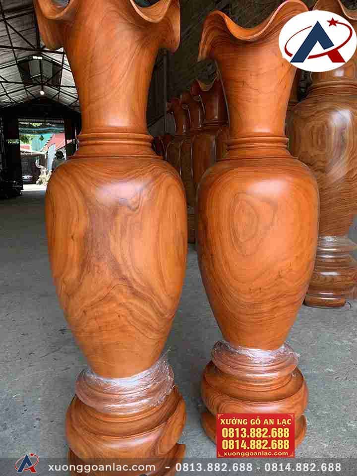 Đôi lục bình gỗ hương đỏ 1m40 đường kính 38cm (chú Quang - Hà Nam) 9  lục bình gỗ hương đẹp được chế tác vô cùng khéo léo, mang đến thứ vui tao nhã cho những người chơi lục bình