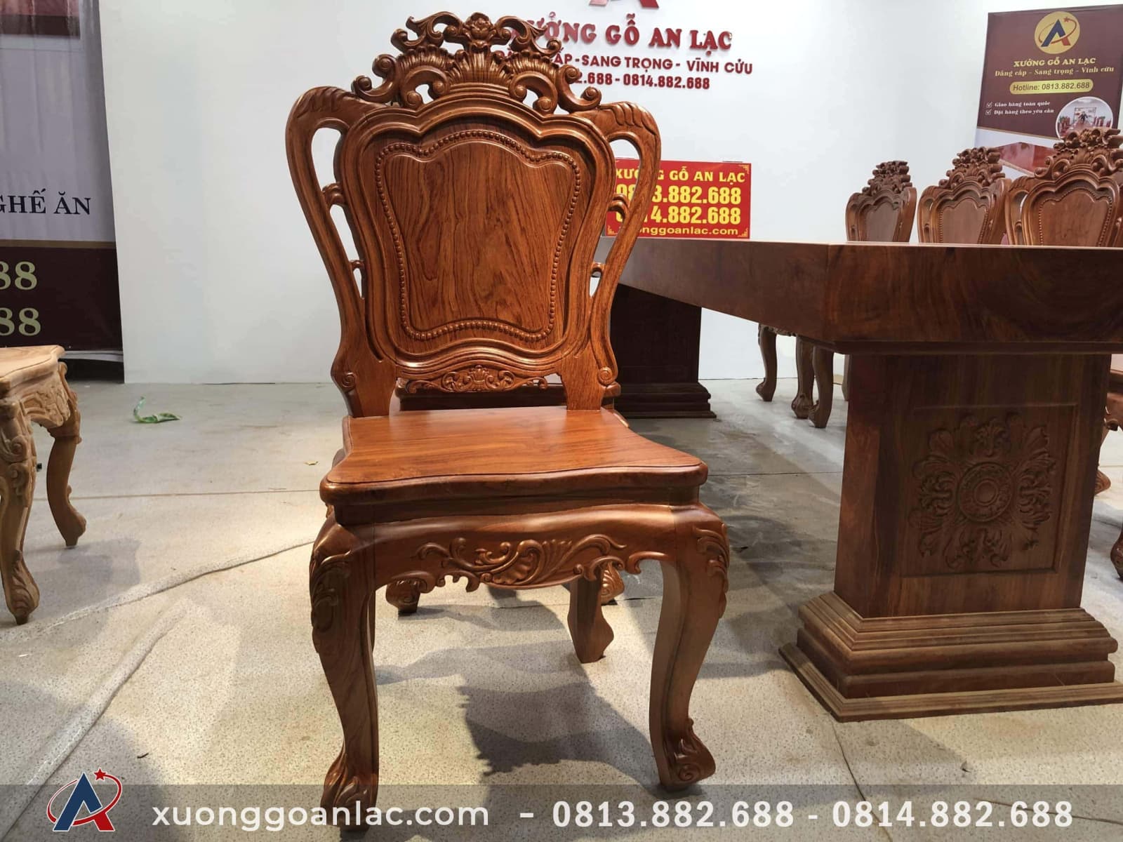 Bộ bàn ăn nguyên khối gỗ hương đá (Anh Tuyền, Hưng Yên) 6 Bộ bàn ăn nguyên khối gỗ hương đá (Anh Tuyền, Hưng Yên) - Ảnh 6