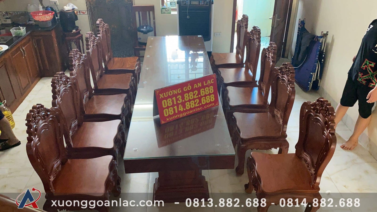 Bộ bàn ăn nguyên khối gỗ hương đá (Anh Tuyền, Hưng Yên) 9 bàn ghế ăn gỗ hương đá