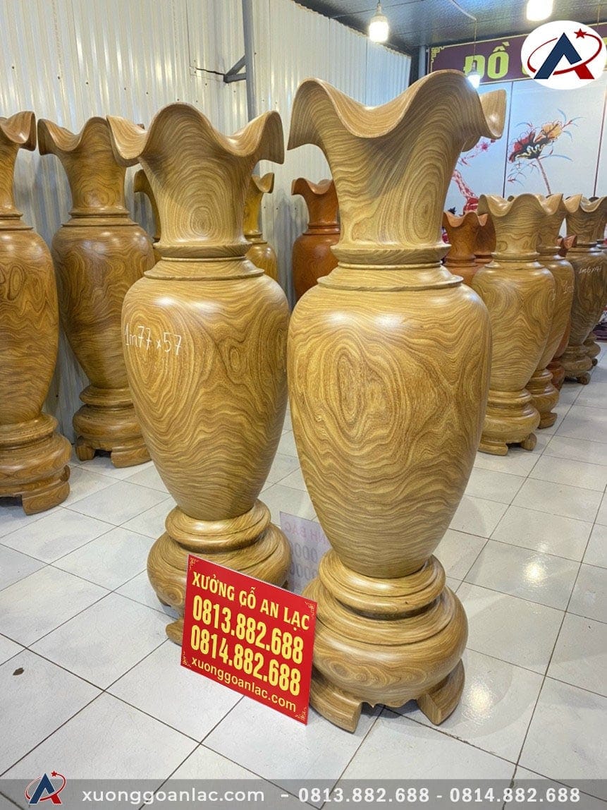Lục bình gỗ cẩm vàng 1m77 đường kính 57cm (anh Lân - Hà Nội) 9 Không chỉ mang vẻ đẹp thẩm mỹ, cặp lục bình gỗ cẩm vàng còn có ý nghĩa tích trữ tài lộc, vinh hoa cho gia chủ.