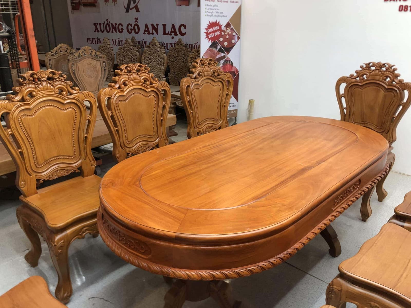 Bộ bàn ăn oval 8 ghế gỗ gõ đỏ cao cấp (Anh Liêm, Bắc Giang) 5 bàn ăn oval