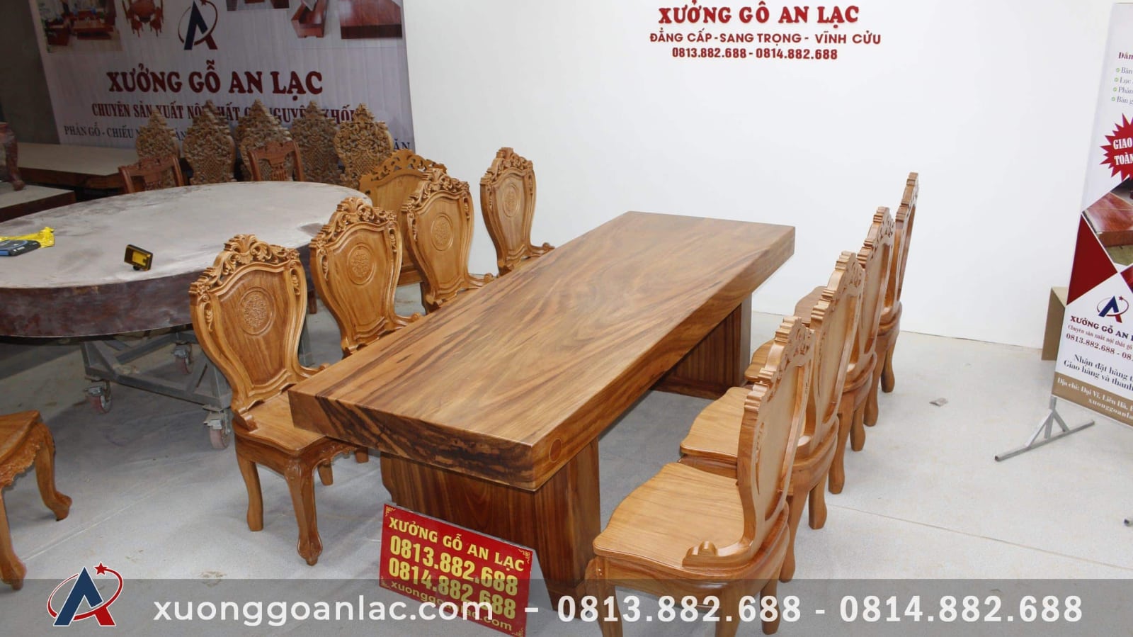 Bàn ăn nguyên khối gỗ hương xám với 8 ghế louis gỗ gõ đỏ (Anh Dân, Hà Nội) 4 bộ bàn ăn 8 ghế