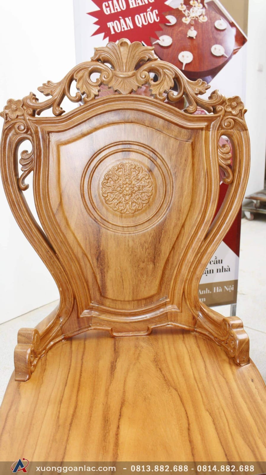 Bàn ăn nguyên khối gỗ hương xám với 8 ghế louis gỗ gõ đỏ (Anh Dân, Hà Nội) 9 lưng ghế louis